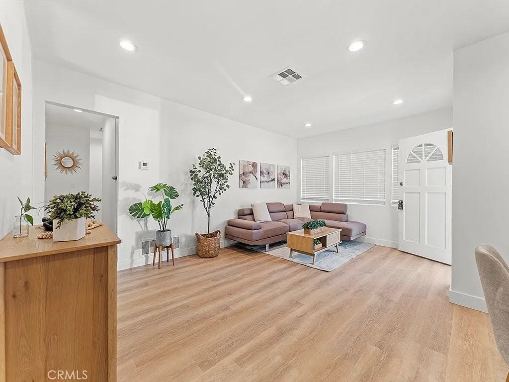 1056 Walter Ave - Photo 7 of 20