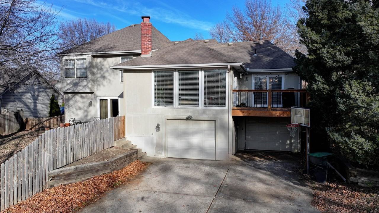 1215 Nw 12th St - Photo 2 of 20