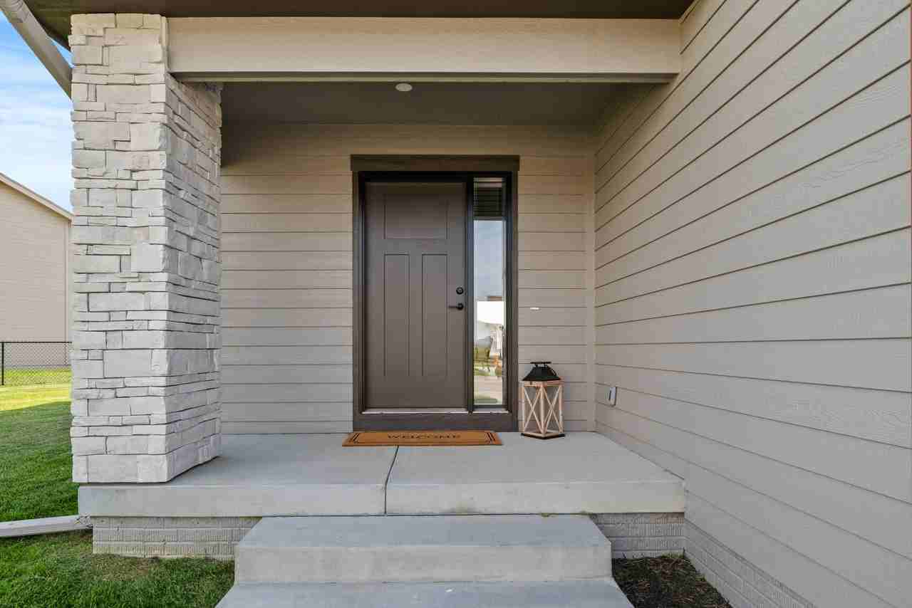 202 Augusta Dr - Photo 4 of 20
