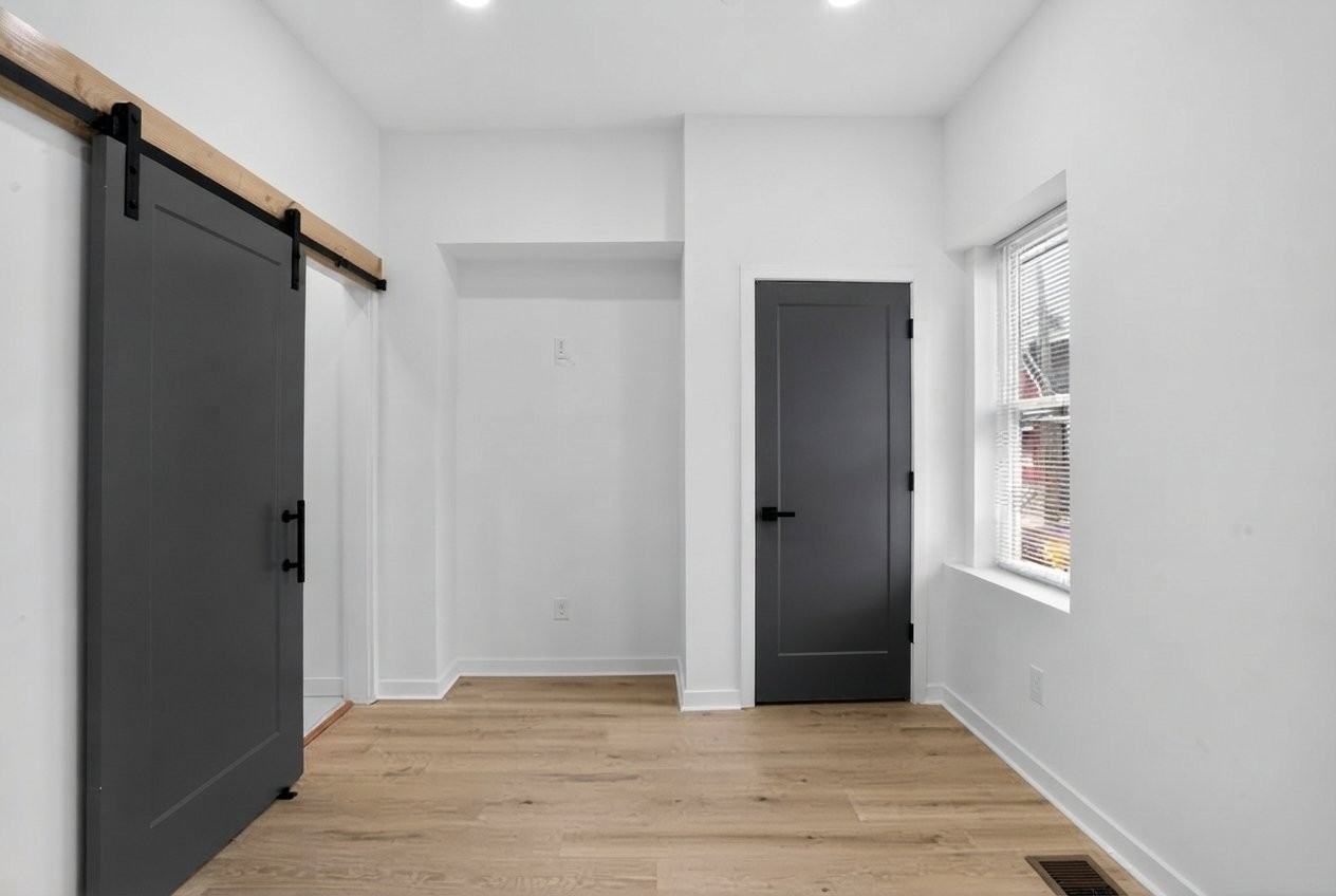 1610 N Dover St - Photo 6 of 15