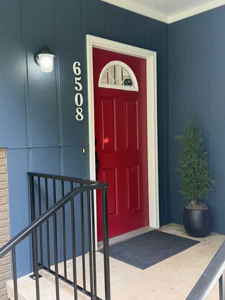 6508 Tottenham Rd - Photo 2 of 16