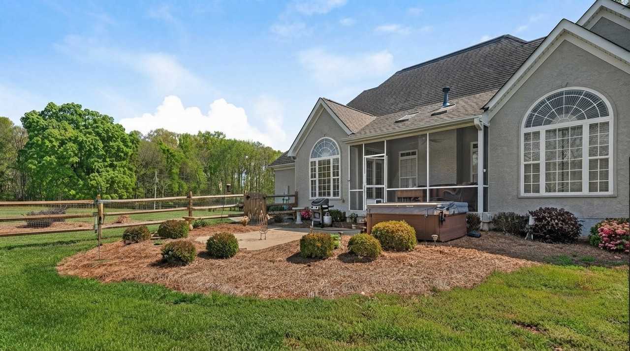 16160 Hopewell Church Rd - Photo 3 of 20