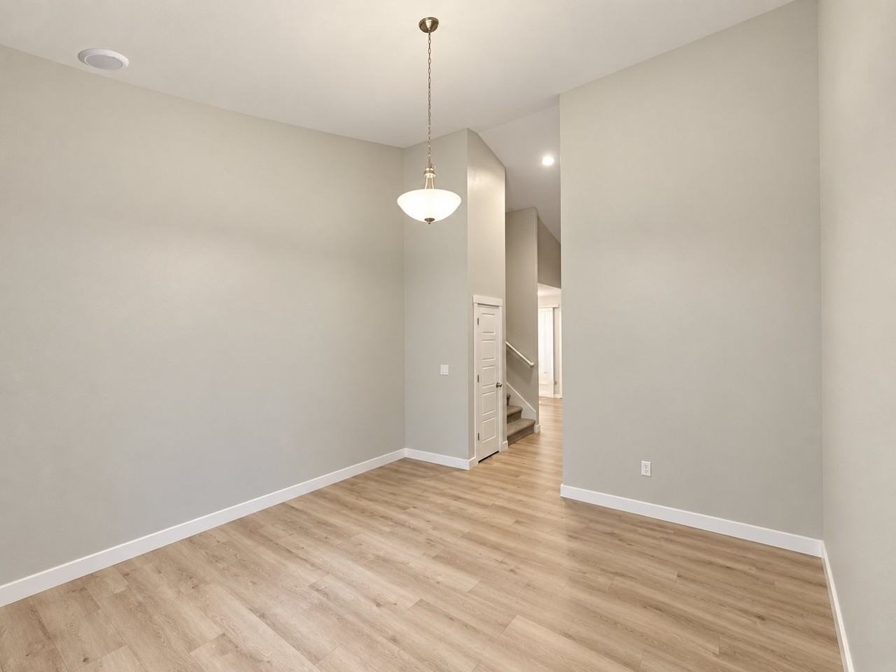 835 N Basalt - Photo 3 of 20