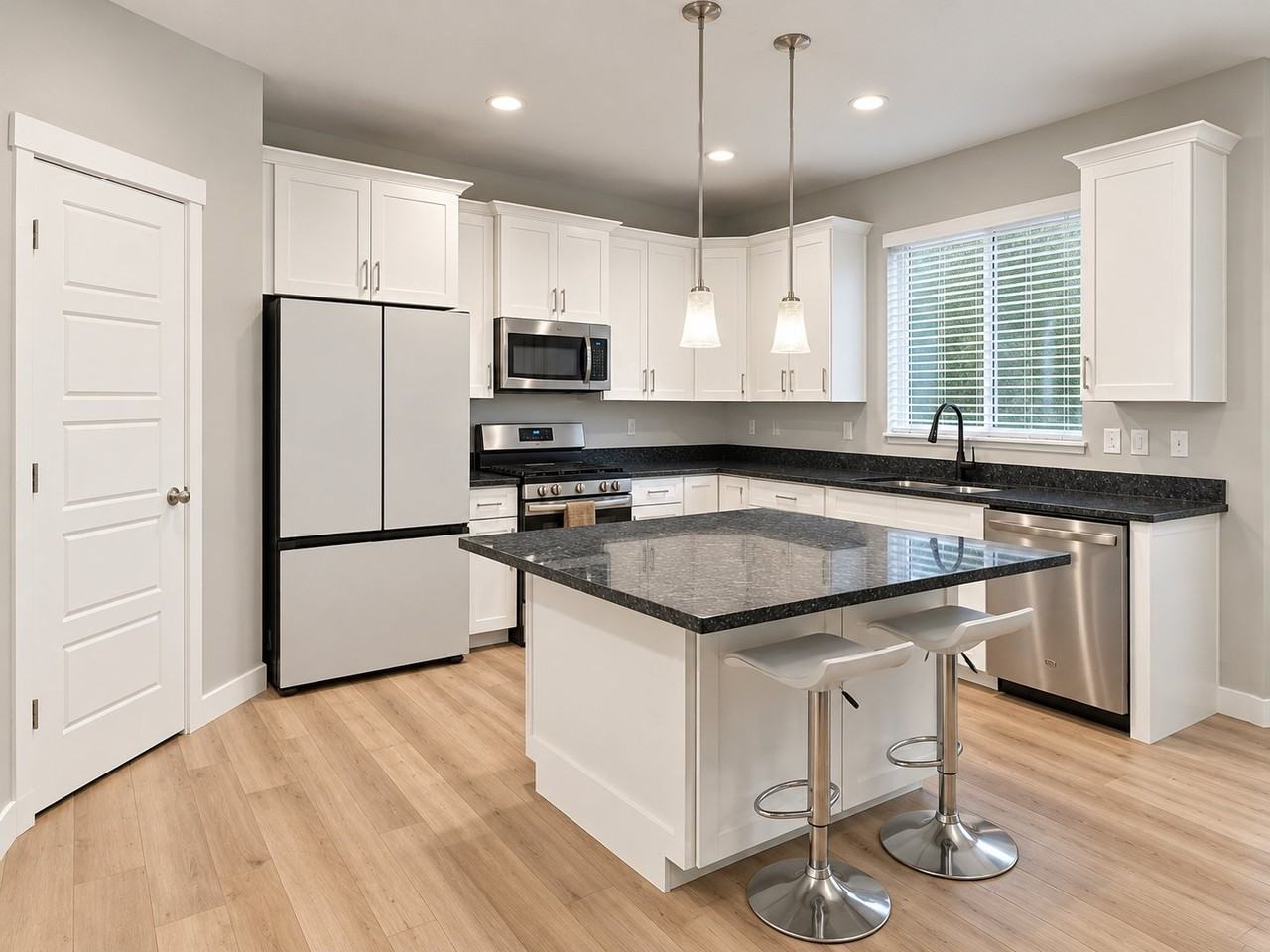 835 N Basalt - Photo 7 of 20