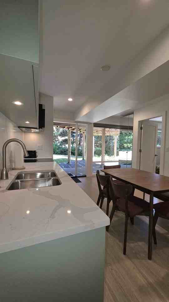 2929 Altamont Crescent - Photo 2 of 23