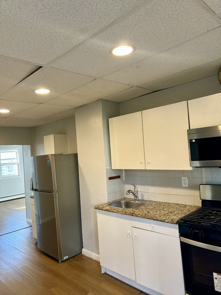 550 River St #2 - Photo 3 of 11