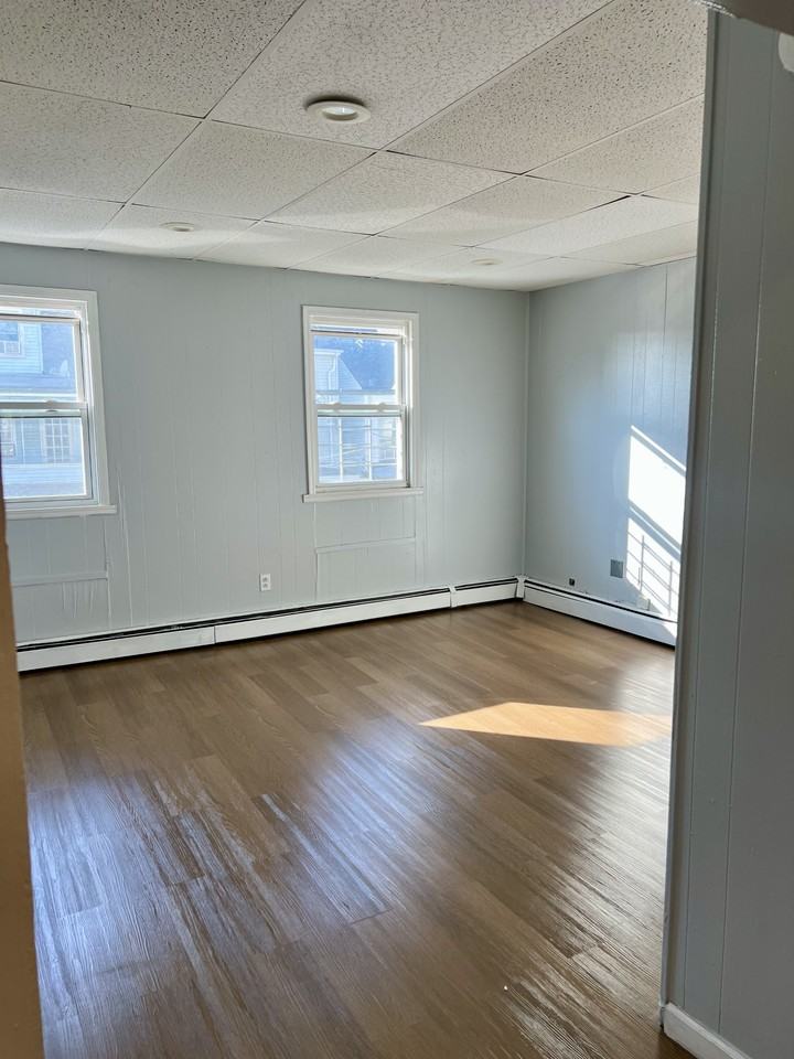 550 River St #2 - Photo 4 of 11