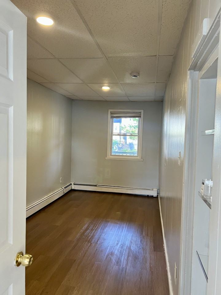 550 River St #2 - Photo 5 of 11