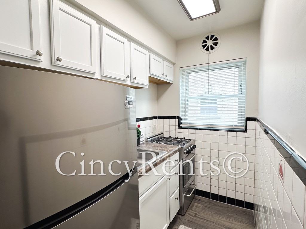 2782 Observatory Ave #1 - Photo 5 of 14
