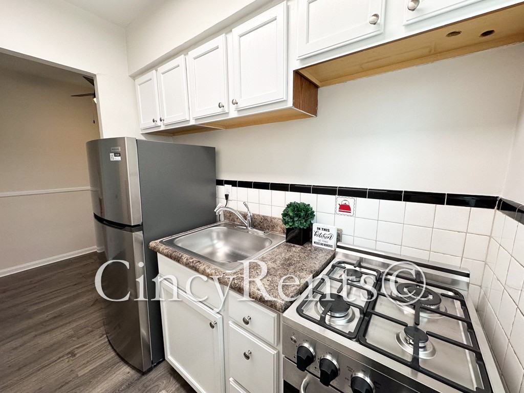 2782 Observatory Ave #1 - Photo 6 of 14