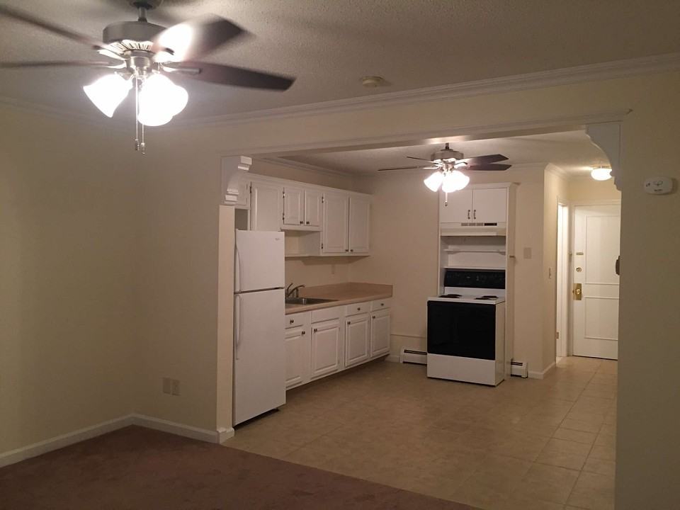 210 Cedar St #16 - Photo 5 of 11
