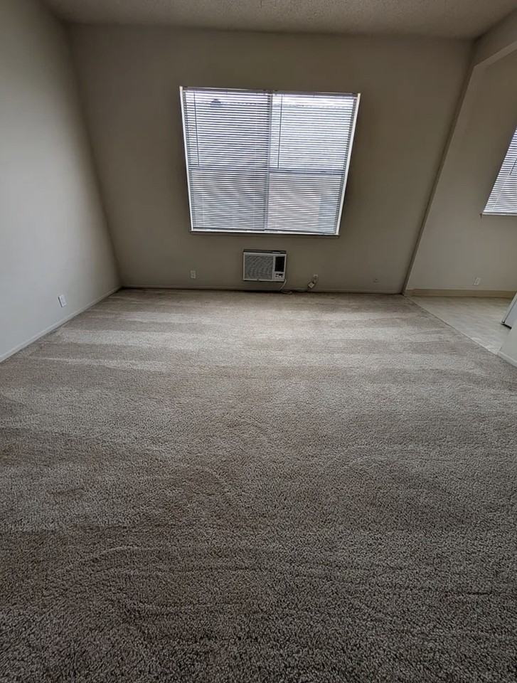 1106 Walnut St #1 - Photo 3 of 7