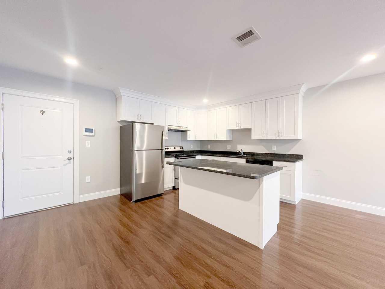 32 Harris St #211 - Photo 6 of 9