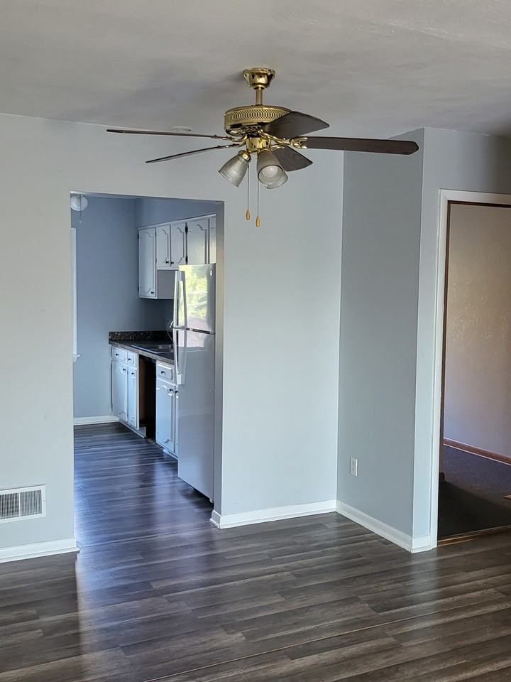 4328 W Bancroft St #1 - Photo 4 of 20