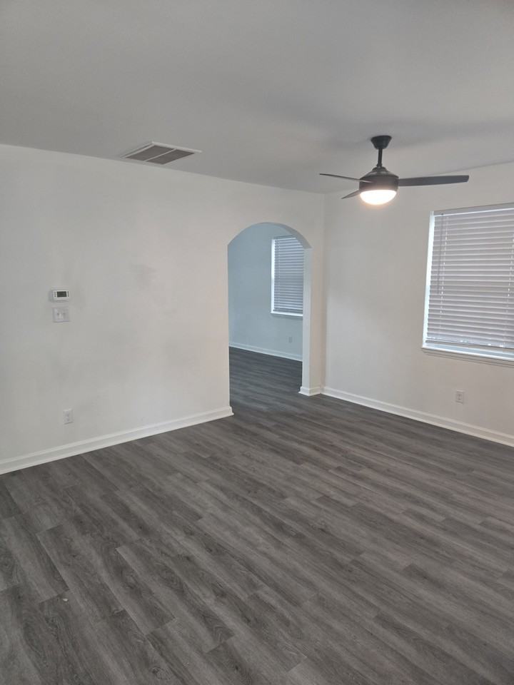 1200 Cheshire Ave - Photo 3 of 9