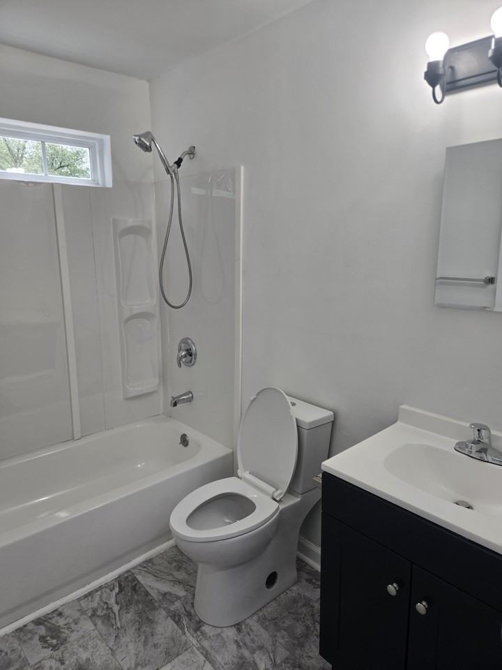 1200 Cheshire Ave - Photo 4 of 9