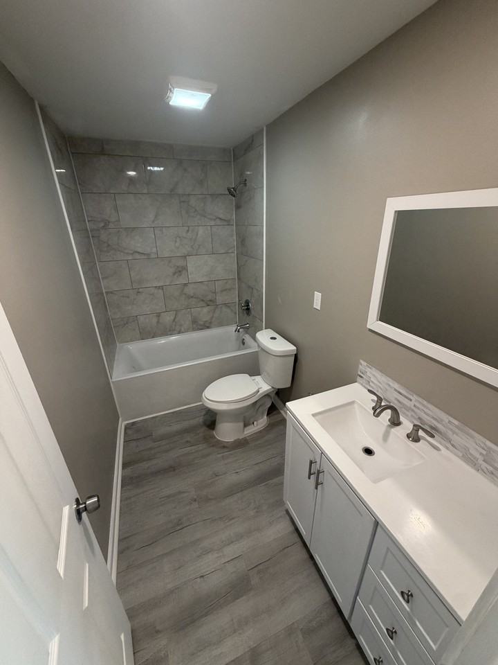 1404 1404 Oakley Street-B #1404 - Photo 5 of 14