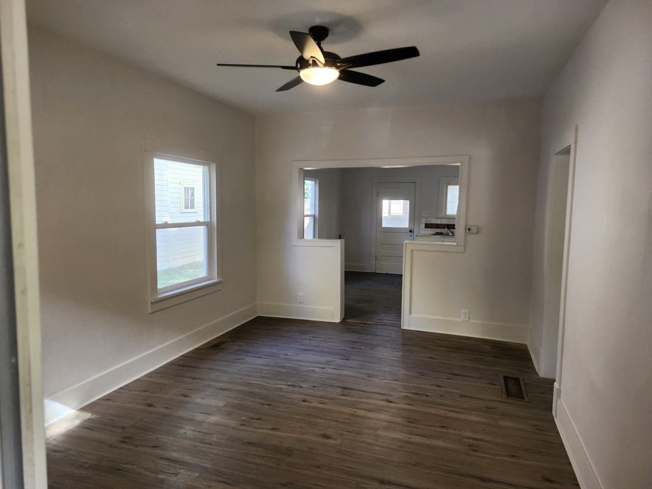 533 E 11th St #1 - Photo 2 of 15