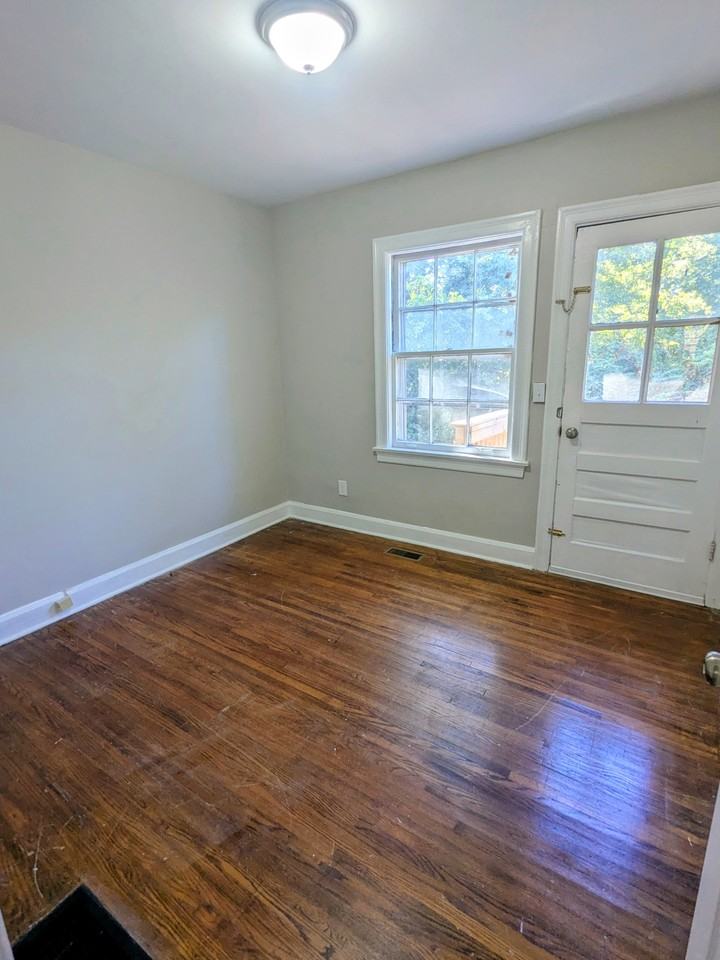 1606 Sharpe Ave #1 - Photo 6 of 18