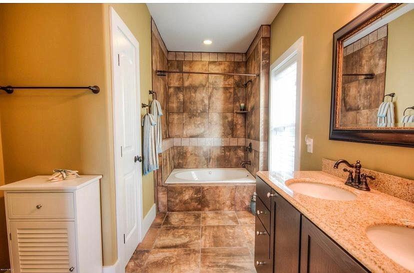 1605 Mackerel Ln #1 - Photo 6 of 21