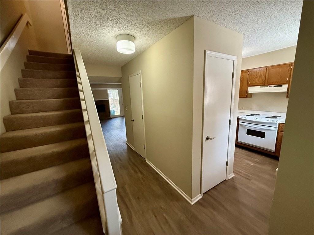 2462 E Kantz Ln - Photo 4 of 19