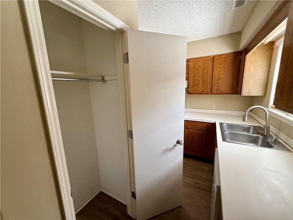 2462 E Kantz Ln - Photo 5 of 19