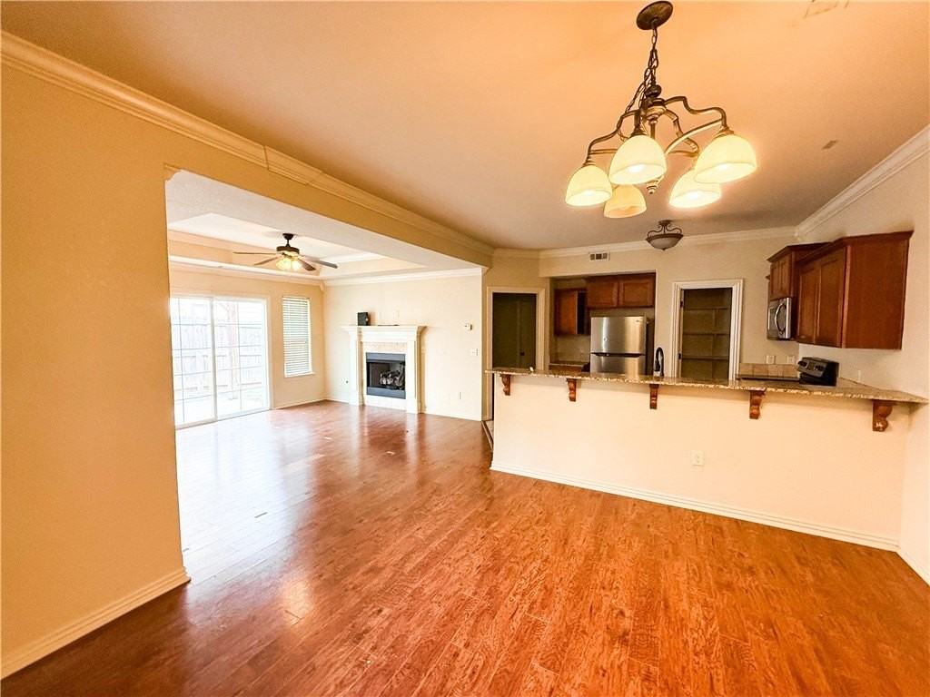 692 N Wordsworth Ln - Photo 2 of 6