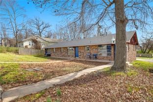 725 W Stone St #B - Photo 1 of 1