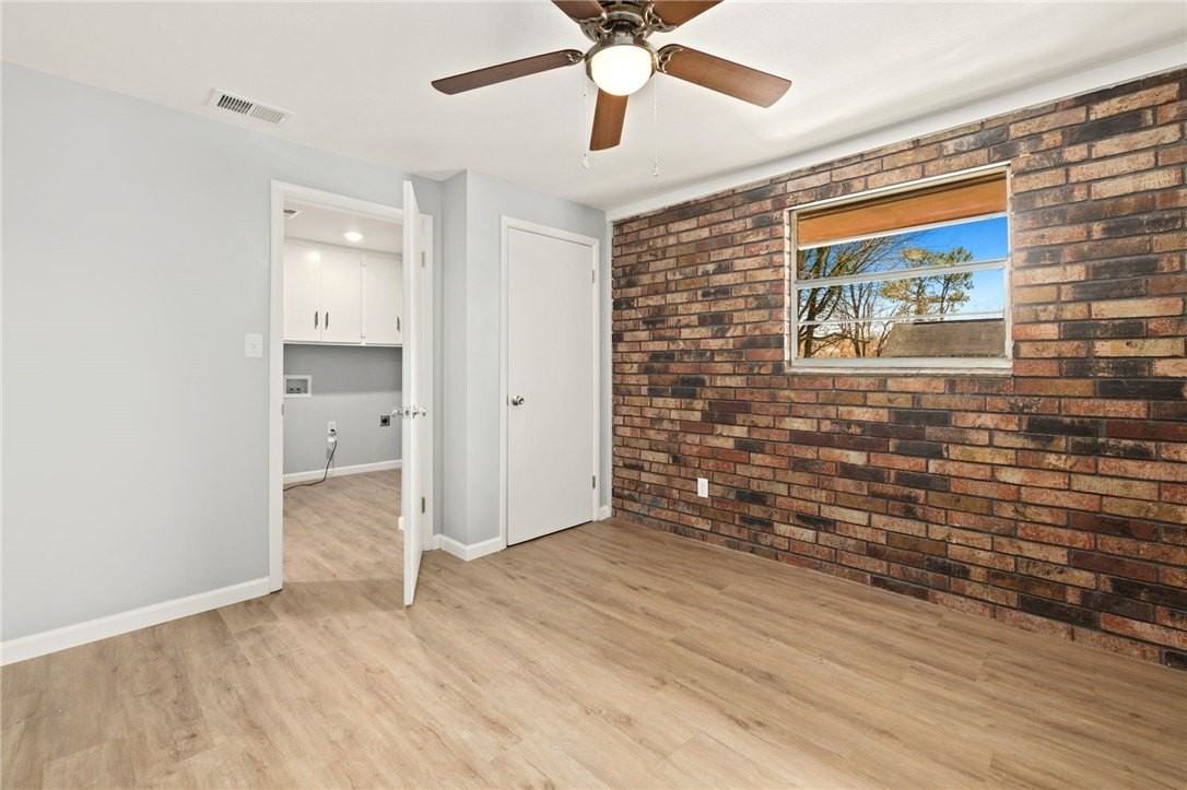725 W Stone St #B - Photo 5 of 10