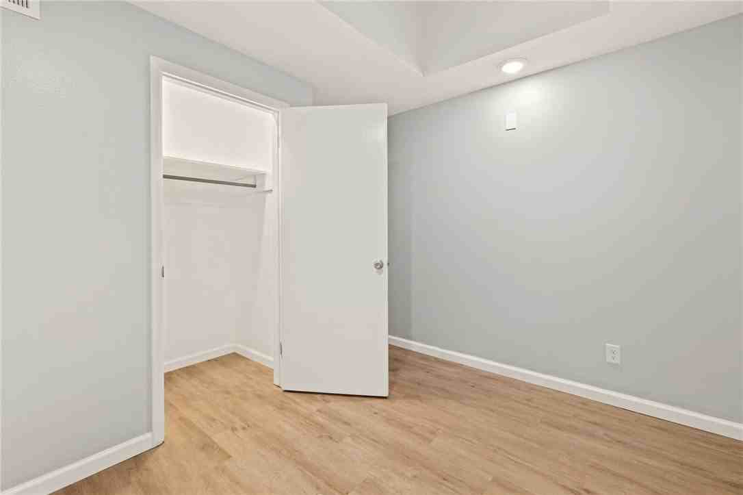 725 W Stone St #B - Photo 6 of 10