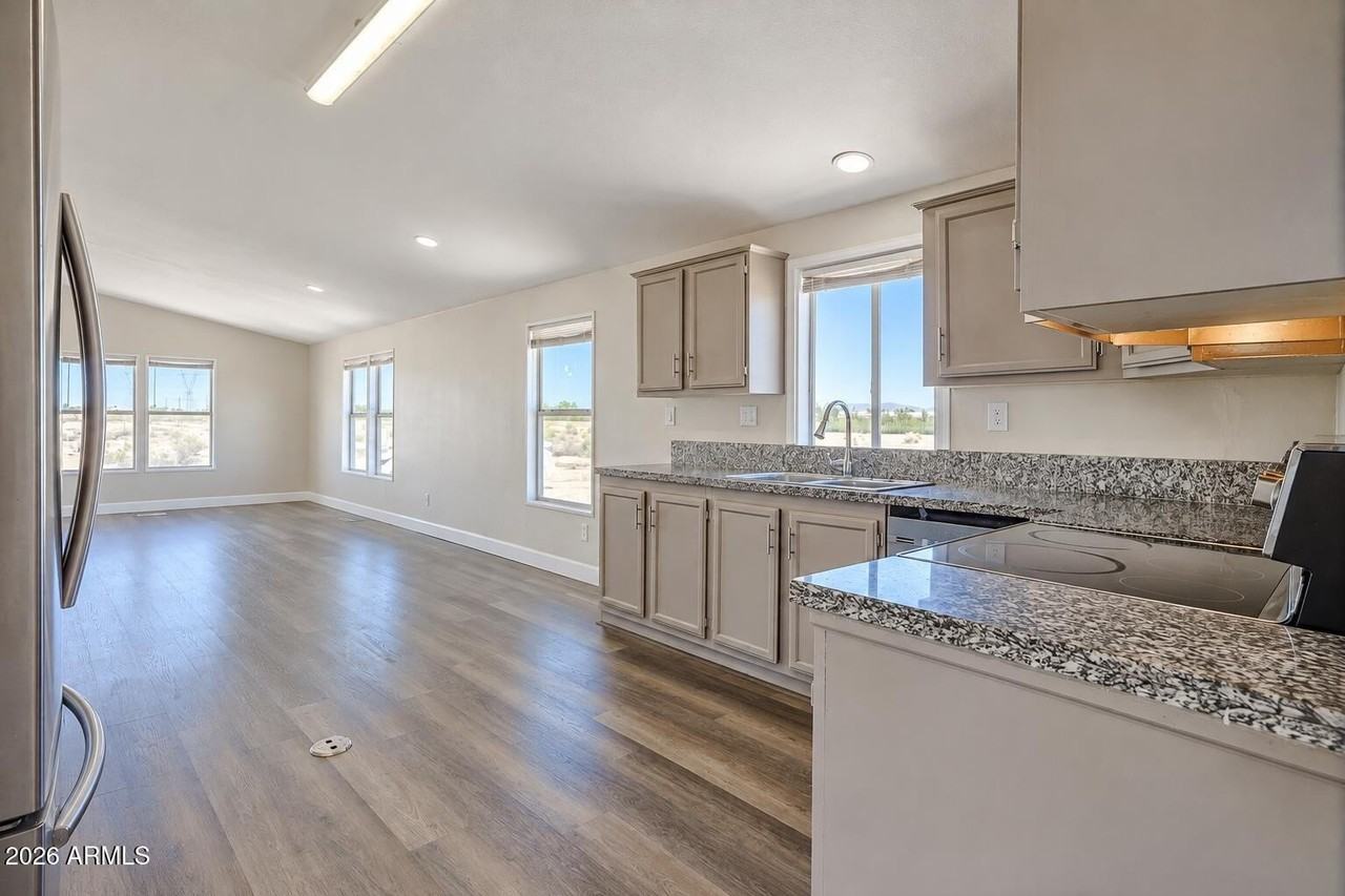 3502 S 335th Ave - Photo 4 of 20