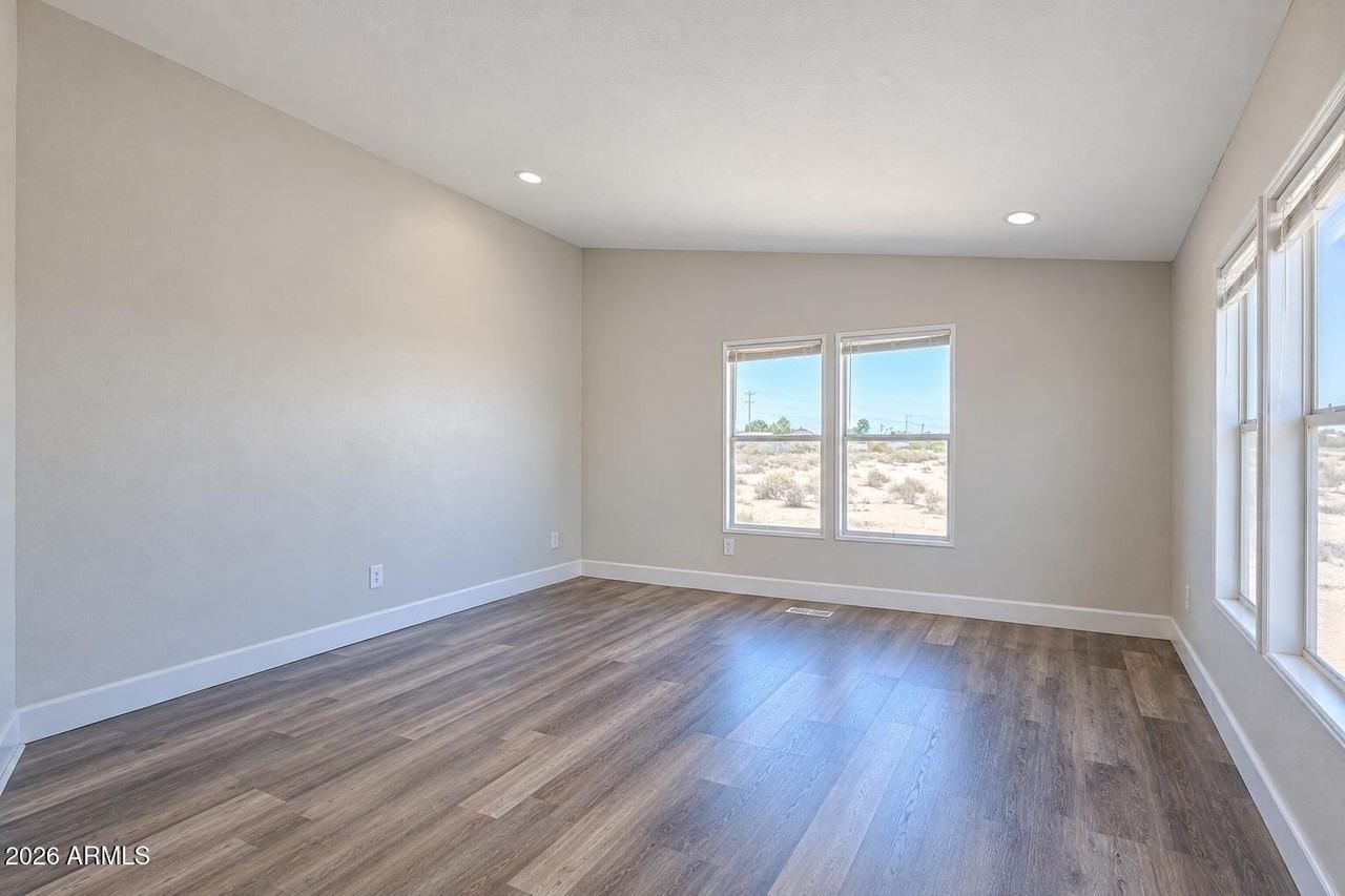 3502 S 335th Ave - Photo 6 of 20