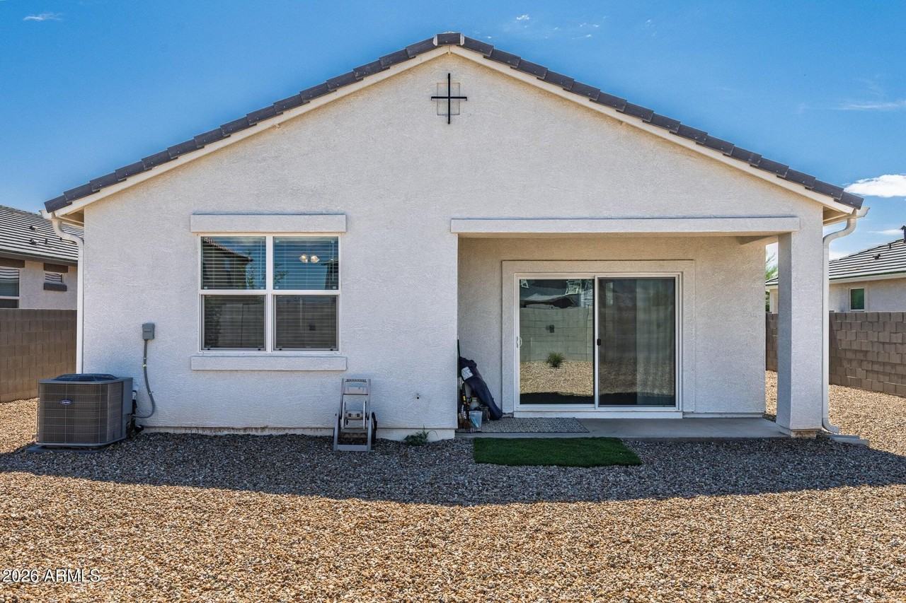 35672 W San Ildefanso Ave - Photo 5 of 6