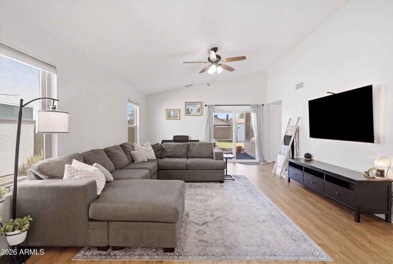 8839 W Bluefield Ave - Photo 4 of 32