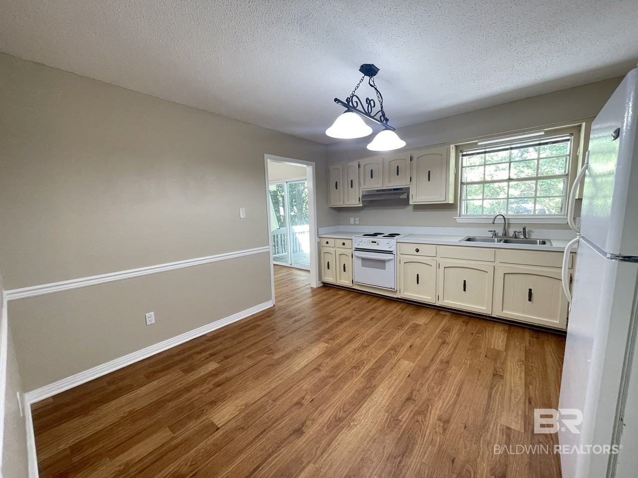 114 Pineview Cir - Photo 5 of 23