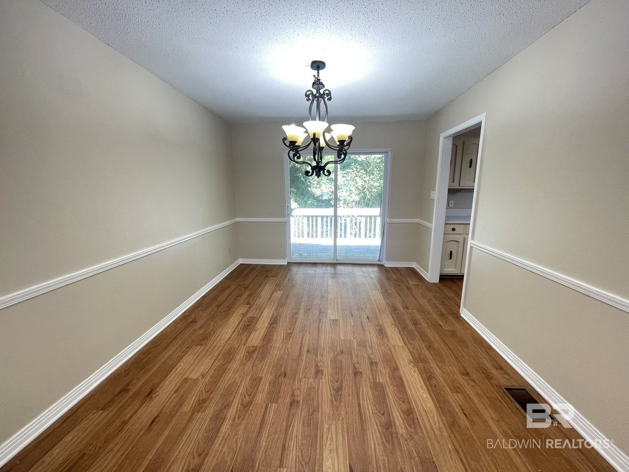 114 Pineview Cir - Photo 6 of 23