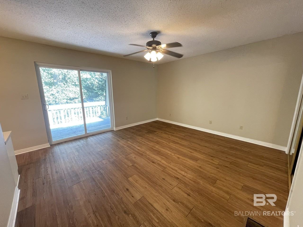 114 Pineview Cir - Photo 7 of 23