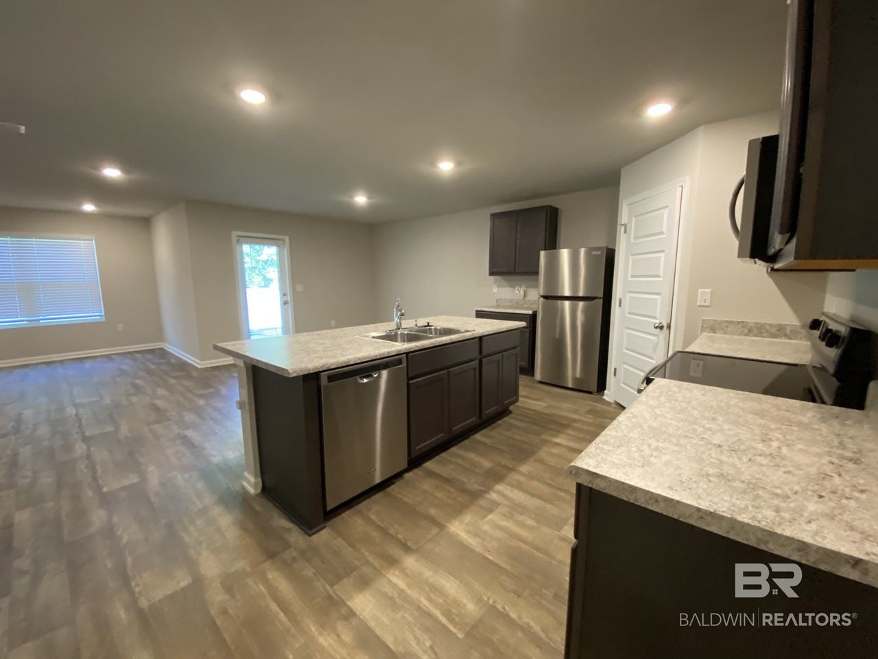 18413 Lewis Smith Dr - Photo 2 of 9