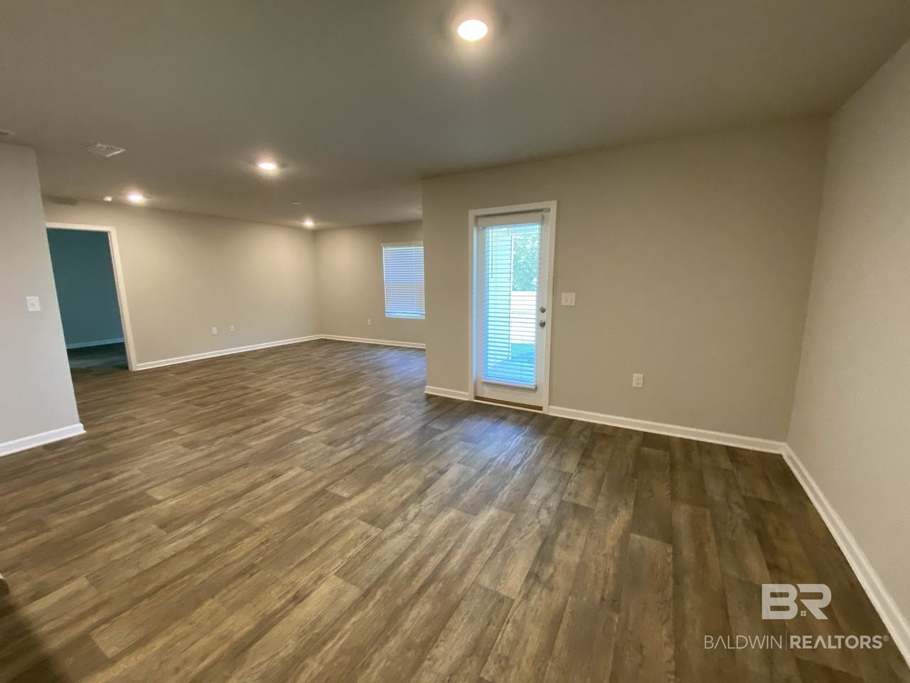 18413 Lewis Smith Dr - Photo 3 of 9
