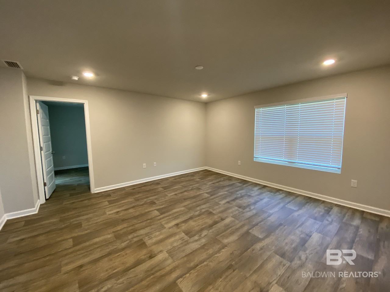 18413 Lewis Smith Dr - Photo 4 of 9