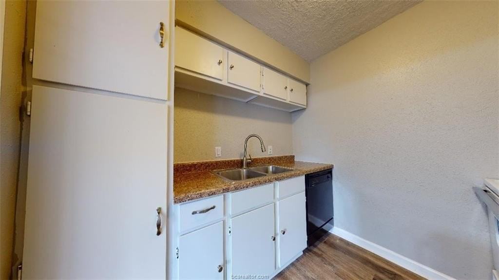1803 Potomac Pl #D - Photo 7 of 17