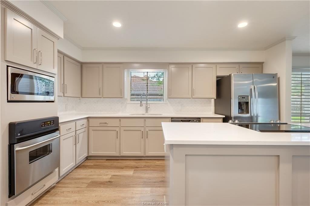 1603 Brook Hollow Dr - Photo 5 of 18