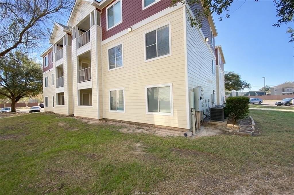 515 Southwest Pkwy #103 - Photo 5 of 9