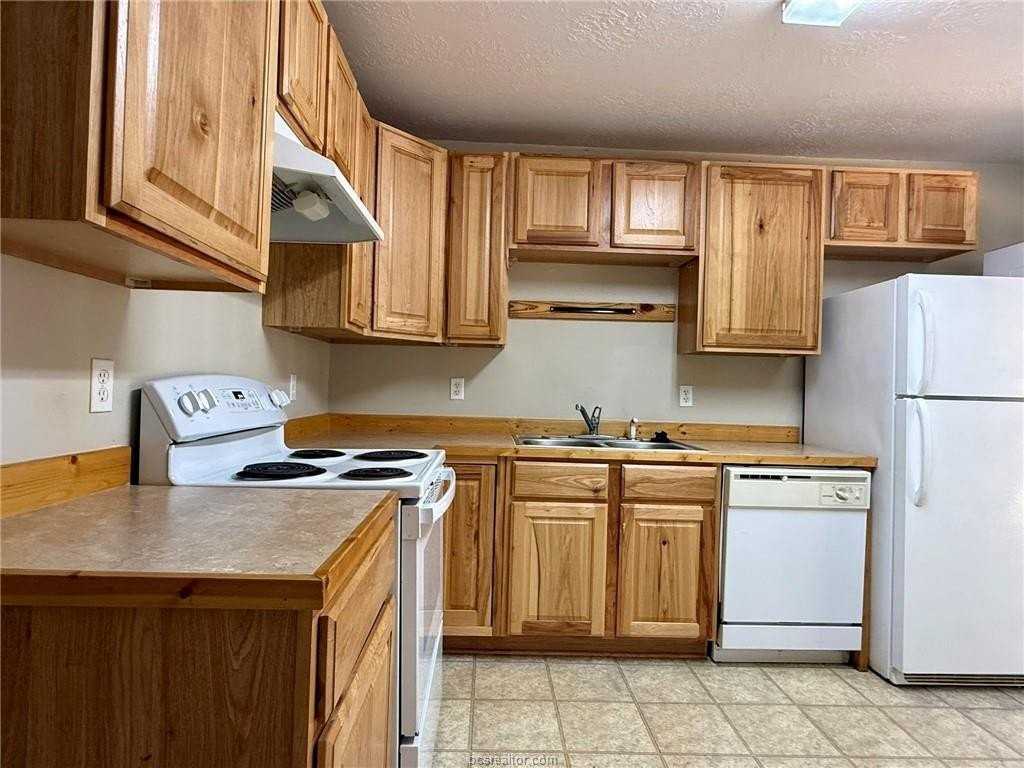 1415 Bermuda Ct - Photo 5 of 13