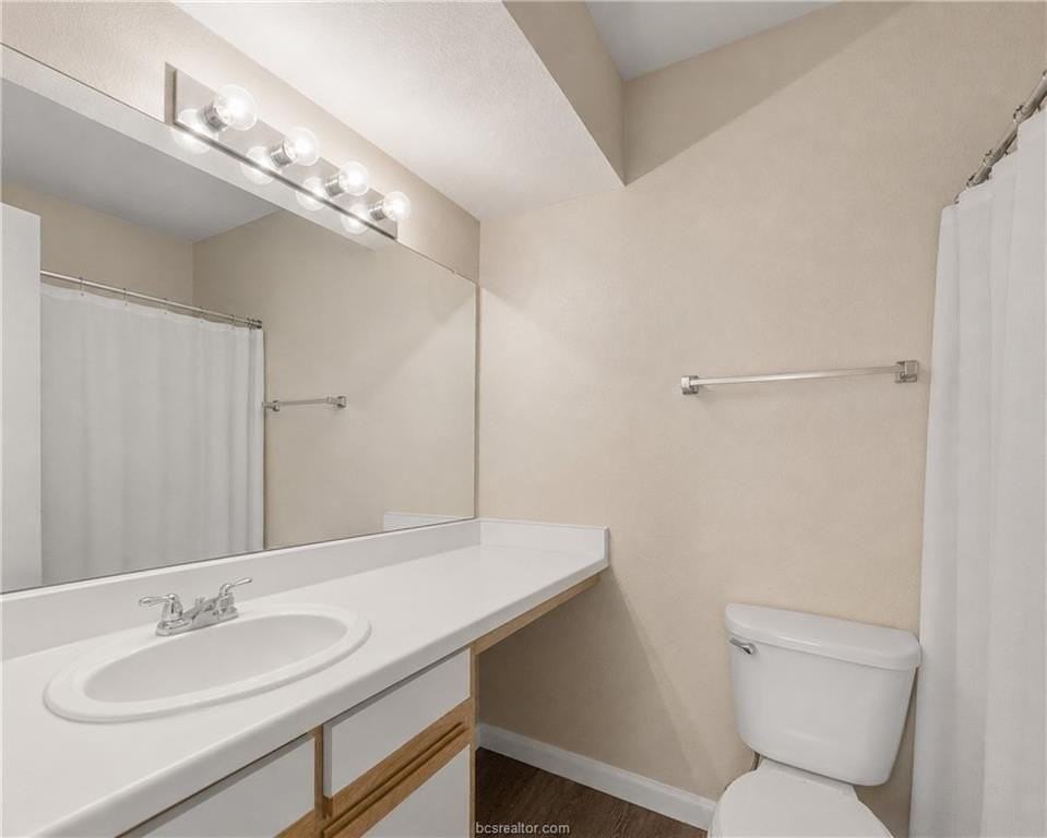 529 Southwest Pkwy #301 - Photo 6 of 14