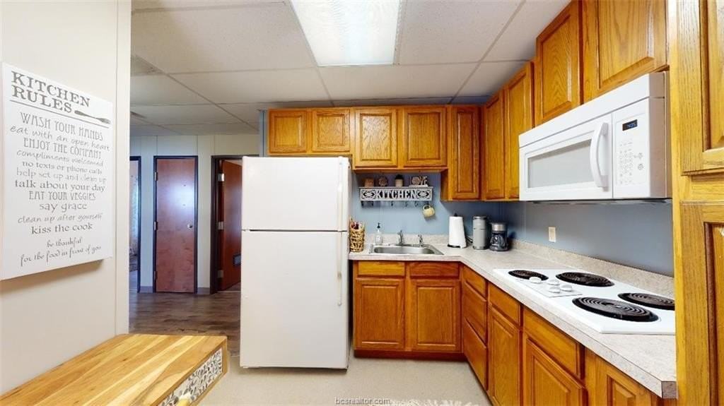 5585 Straub Rd #101 - Photo 4 of 34