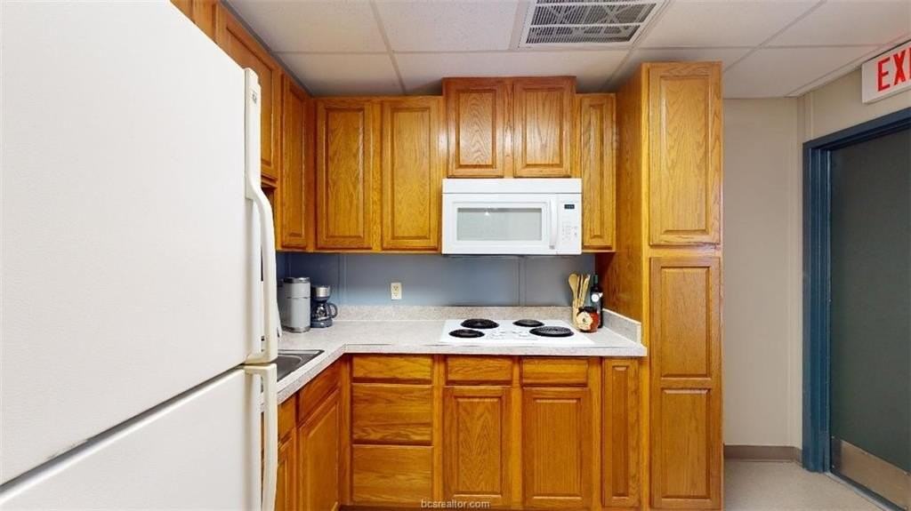 5585 Straub Rd #101 - Photo 6 of 34