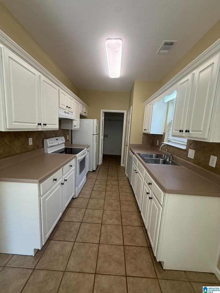 5315 Cottage Ln - Photo 7 of 17