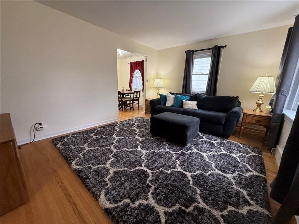 111 Arbordale Ave - Photo 3 of 17