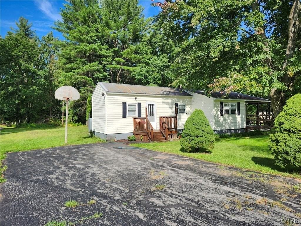 1601 Chestnut Ridge Rd - Photo 2 of 17